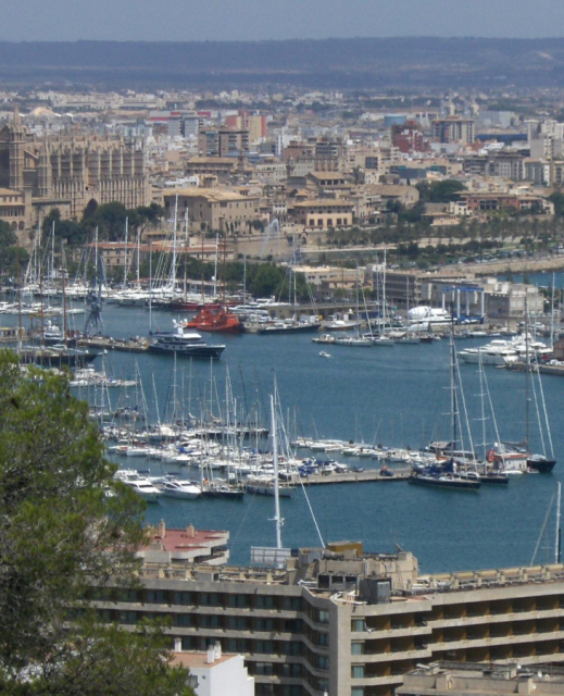 palma--mallorca--mit-hafen-von-oben-hq